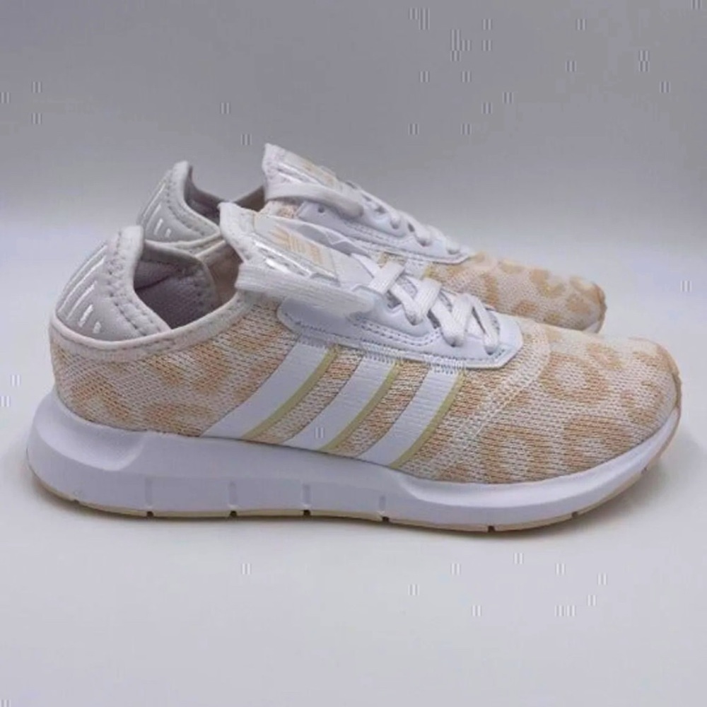 ADIDAS Swift Run X